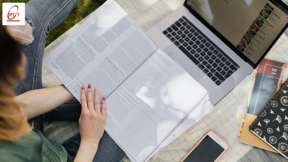 Giá trị bằng cấp và những điều cần lưu ý khi chọn trường học từ xa