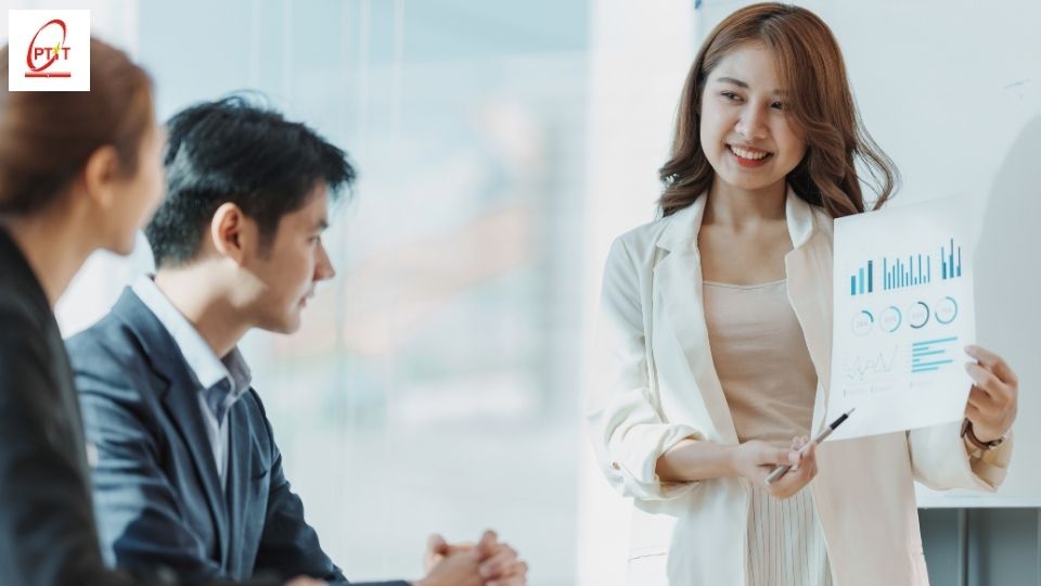 Làm sao để nâng cao mức lương ngành Quản trị kinh doanh?