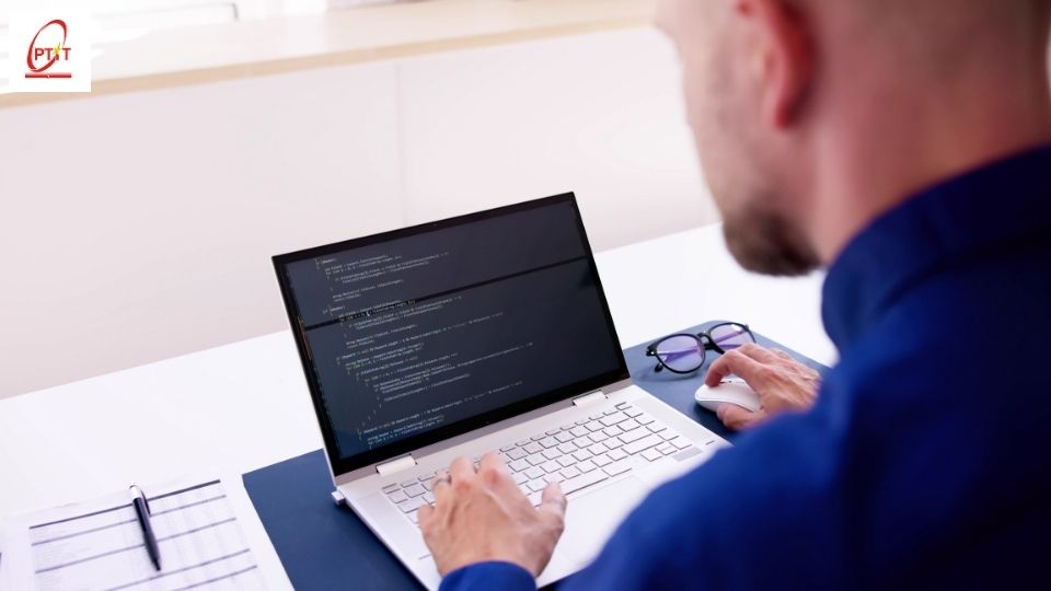 Ngành công nghệ thông tin ra trường làm gì?