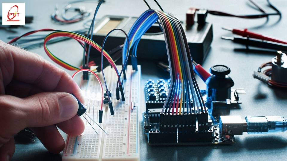 Những tốt chất cần có khi làm ngành điện tử viễn thông?