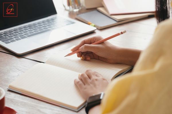 So sánh sự khác biệt giữa bằng kỹ sư với bằng cử nhân