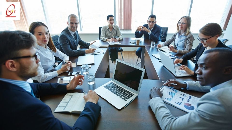 Ngành quản trị kinh doanh phù hợp với đối tượng nào?