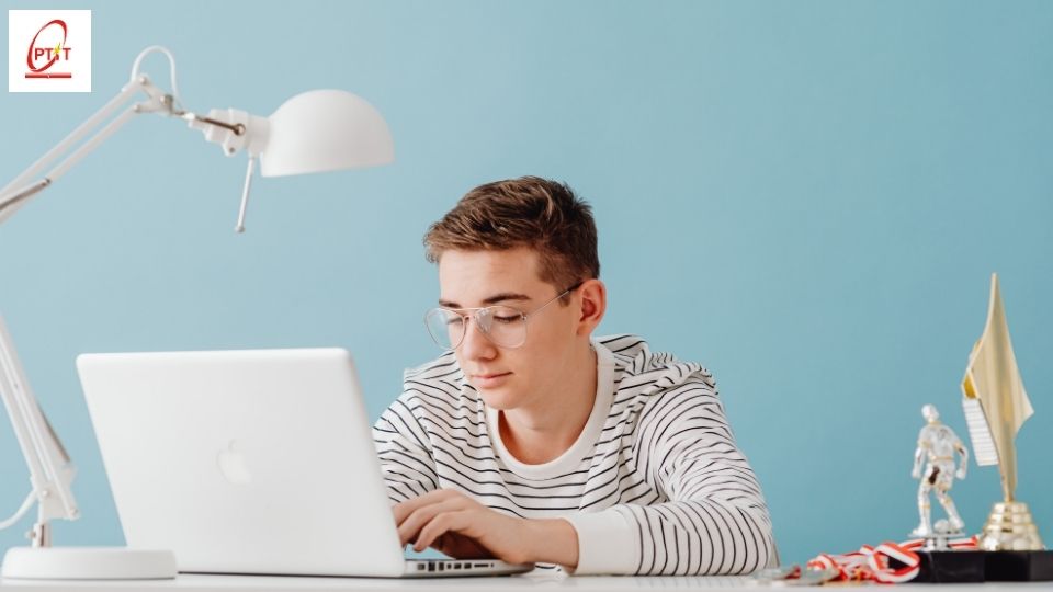 Những lý do nên học liên thông đại học online