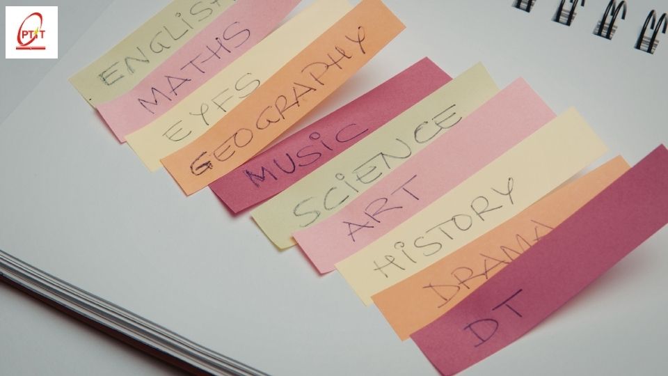 Ngành Công nghệ thông tin yêu cầu học những môn gì?